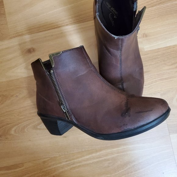 Easy Street Brown Ankle Boots Size 8 - Picture 9 of 9